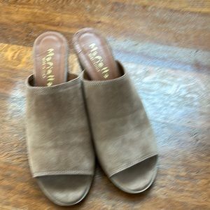 Size 9 near worn